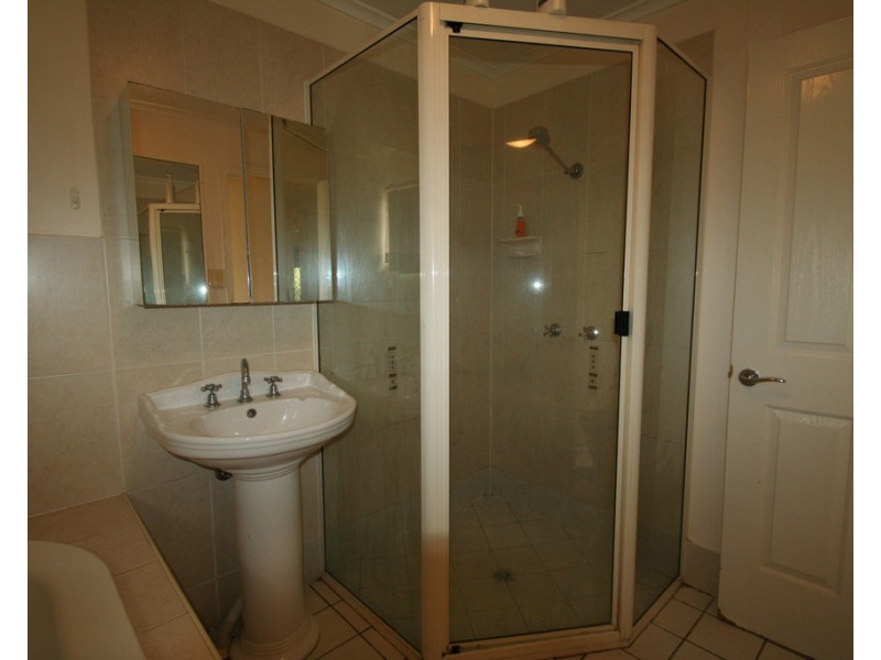 102 Ruby Street, Emerald QLD 4720