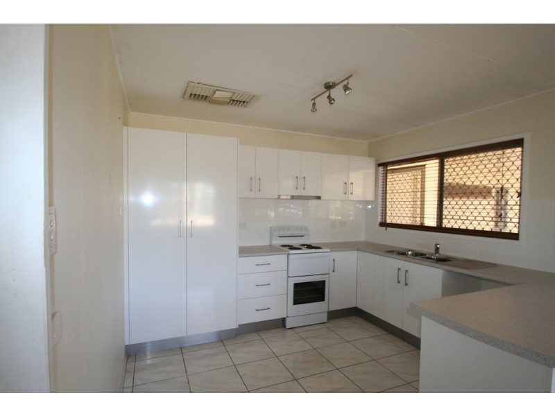 15 Sapphire Avenue, Emerald QLD 4720