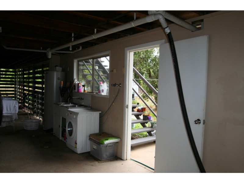 12 LEWIS PLACE, Emerald QLD 4720