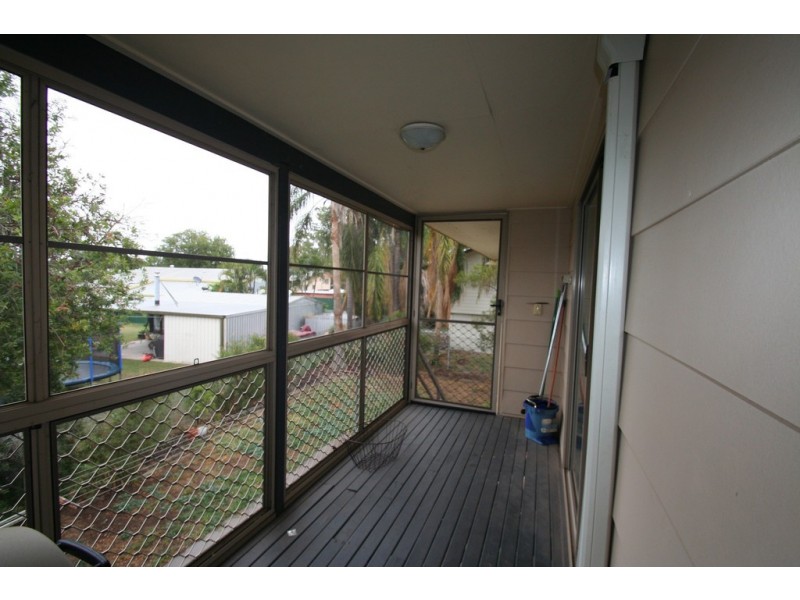 12 LEWIS PLACE, Emerald QLD 4720