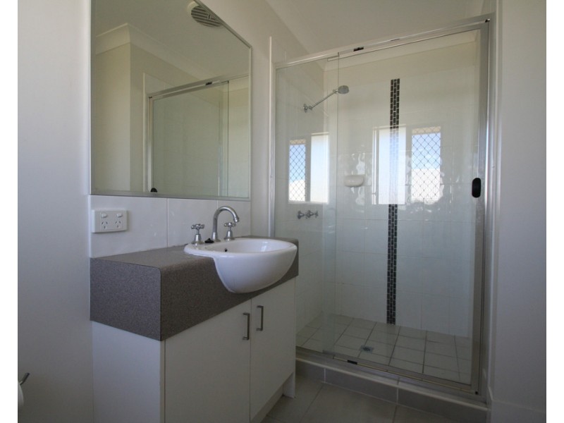 6 Hillcrest Street, Emerald QLD 4720