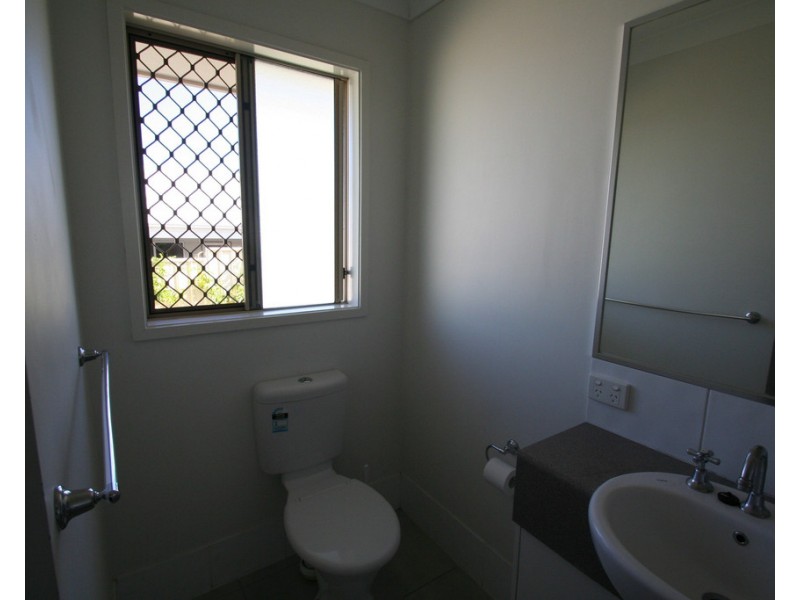 6 Hillcrest Street, Emerald QLD 4720