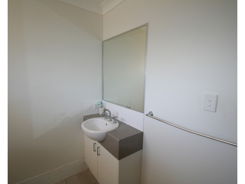 6 Hillcrest Street, Emerald QLD 4720