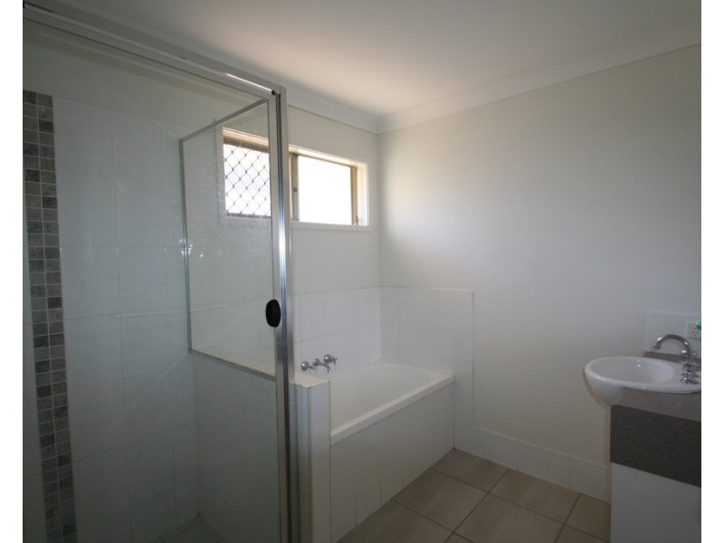 6 Hillcrest Street, Emerald QLD 4720