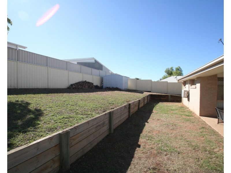 6 Hillcrest Street, Emerald QLD 4720