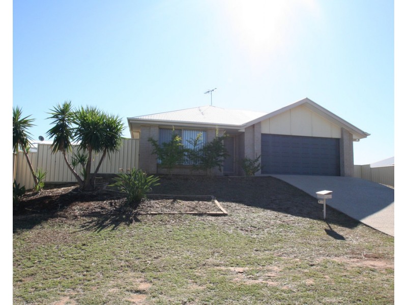 6 Hillcrest Street, Emerald QLD 4720