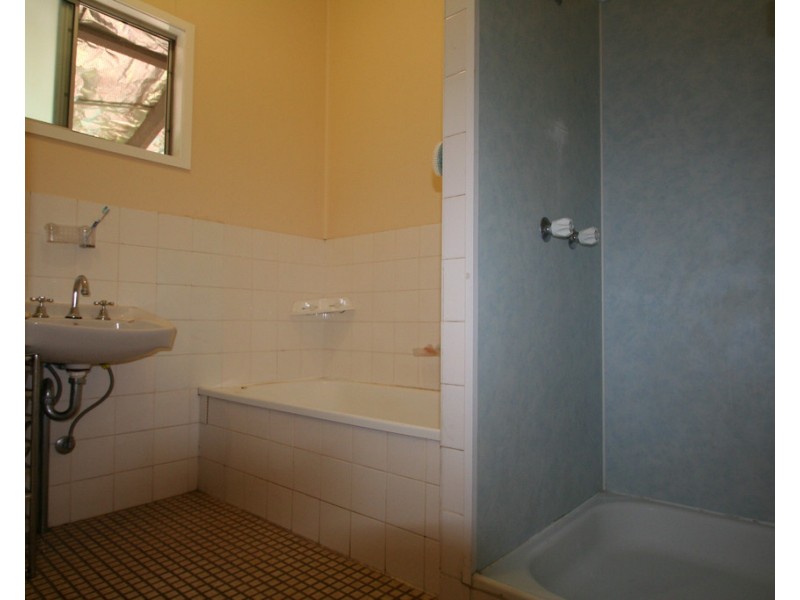 15 Centenary Drive, Emerald QLD 4720