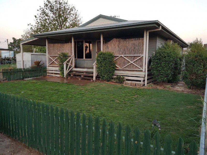 1/87 Roberts Street, Emerald QLD 4720