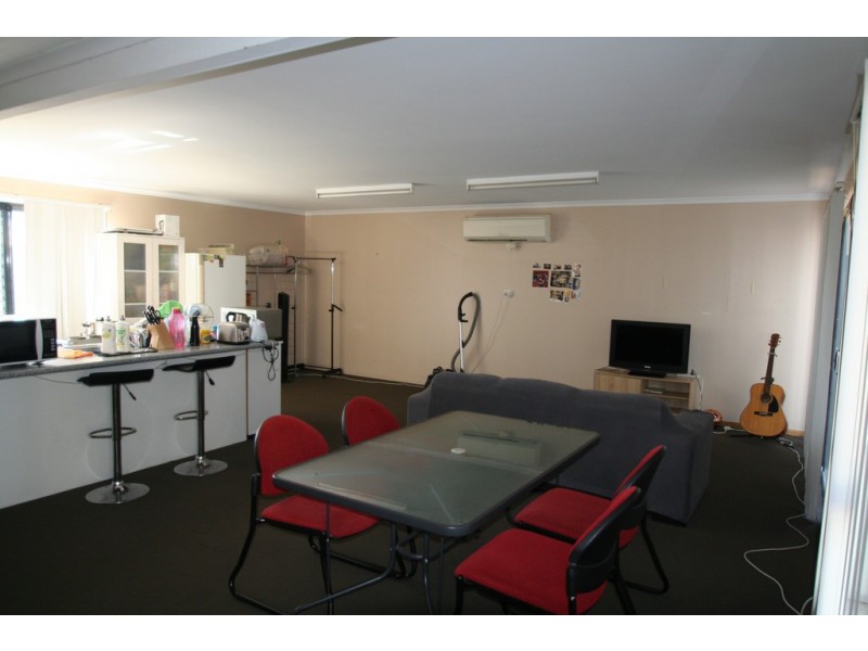 105 Harris Street, Emerald QLD 4720