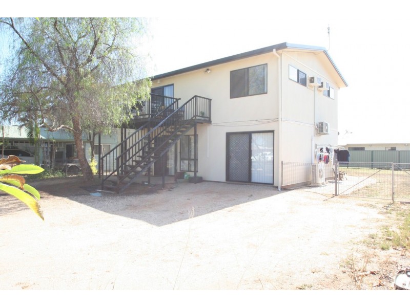 105 Harris Street, Emerald QLD 4720