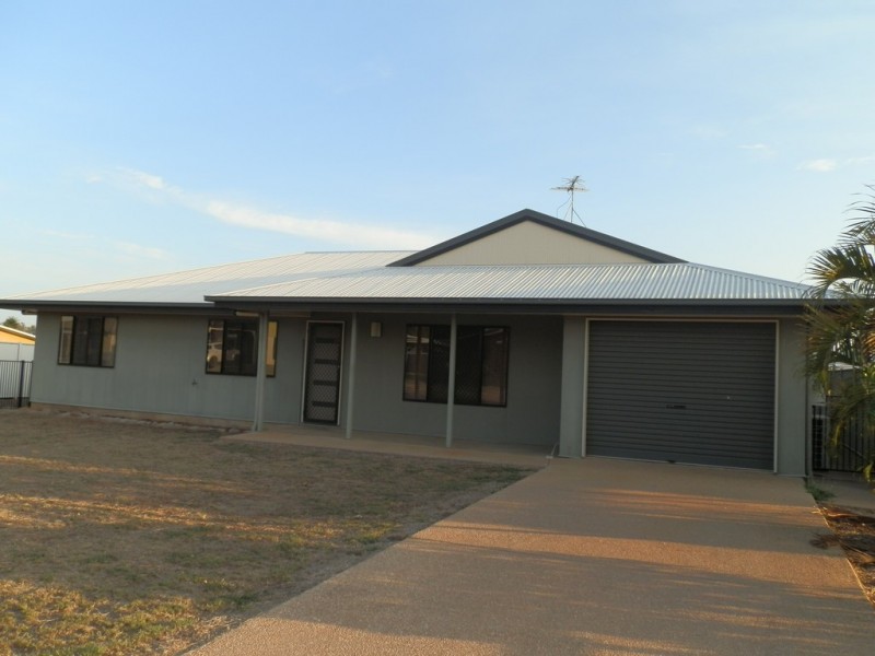 1/4 Charlton Street, Emerald QLD 4720