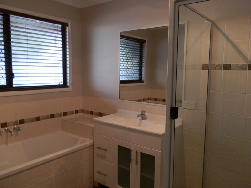 1/4 Charlton Street, Emerald QLD 4720