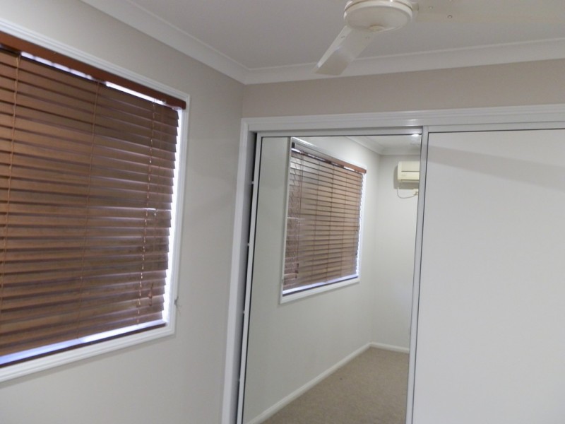 1/4 Charlton Street, Emerald QLD 4720