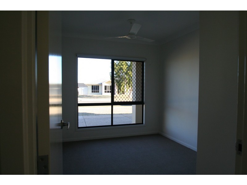 1 ROGERS STREET, Emerald QLD 4720