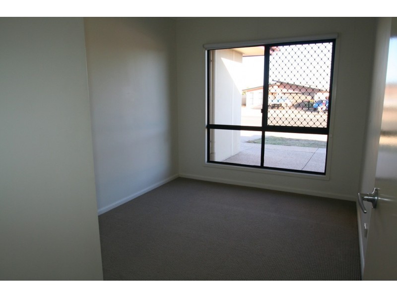 1 ROGERS STREET, Emerald QLD 4720