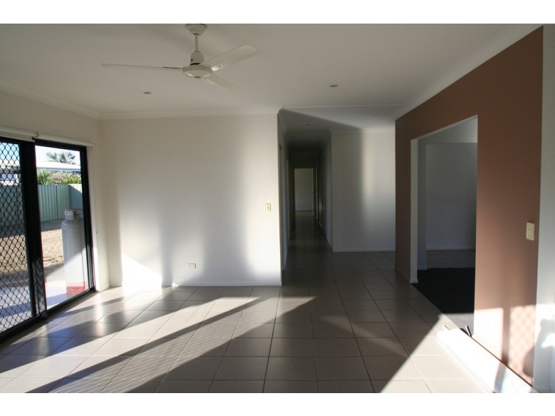 1 ROGERS STREET, Emerald QLD 4720