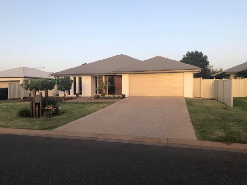 42 Blue Gums Drive, Emerald QLD 4720