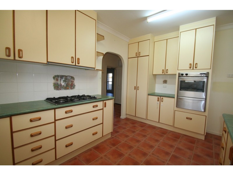 5 Kurrajong Close, Emerald QLD 4720