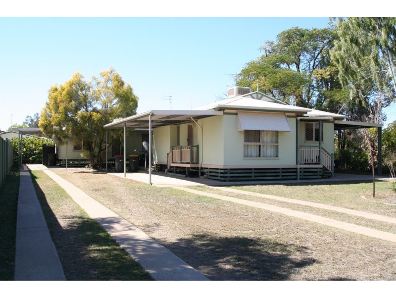 90 BAKER STREET, Emerald QLD 4720