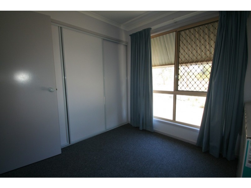 90 BAKER STREET, Emerald QLD 4720