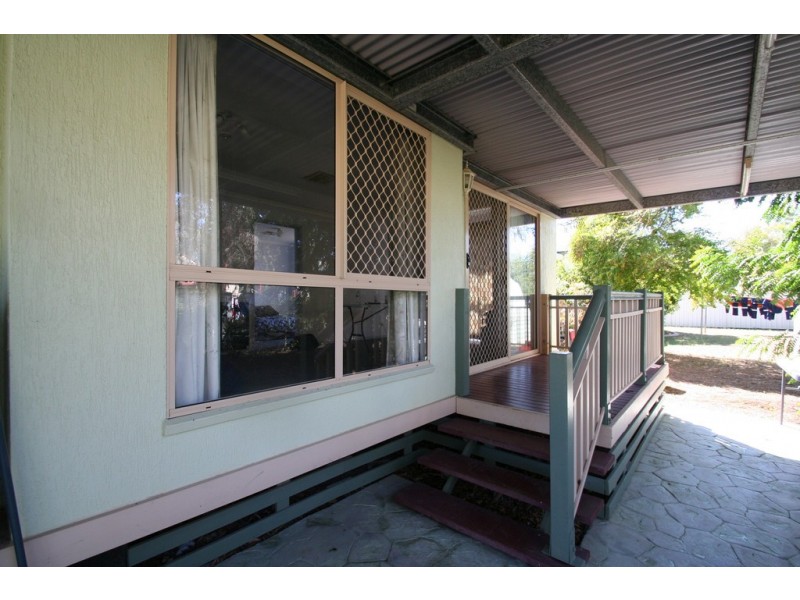 90 BAKER STREET, Emerald QLD 4720