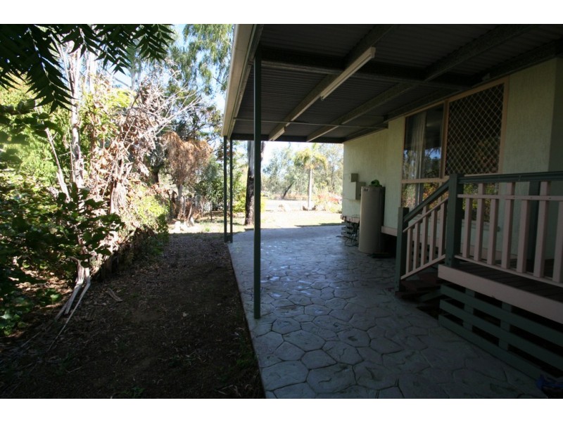 90 BAKER STREET, Emerald QLD 4720