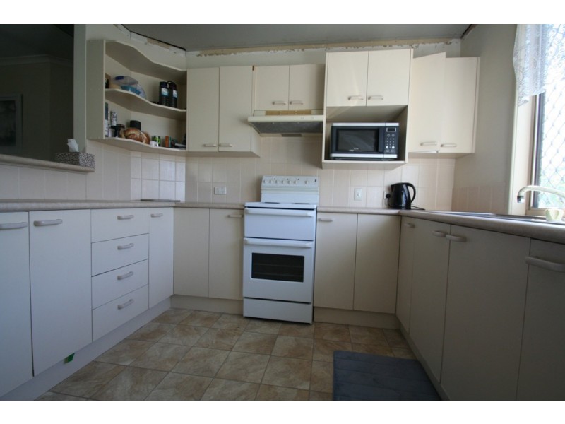 90 BAKER STREET, Emerald QLD 4720