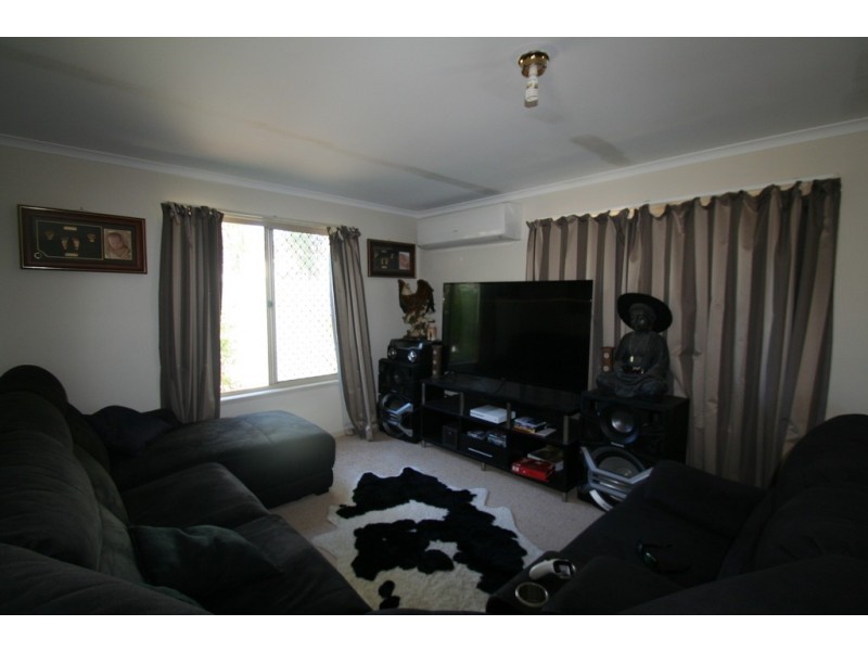 90 BAKER STREET, Emerald QLD 4720