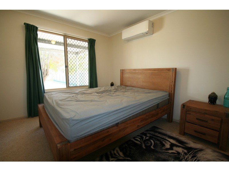 90 BAKER STREET, Emerald QLD 4720