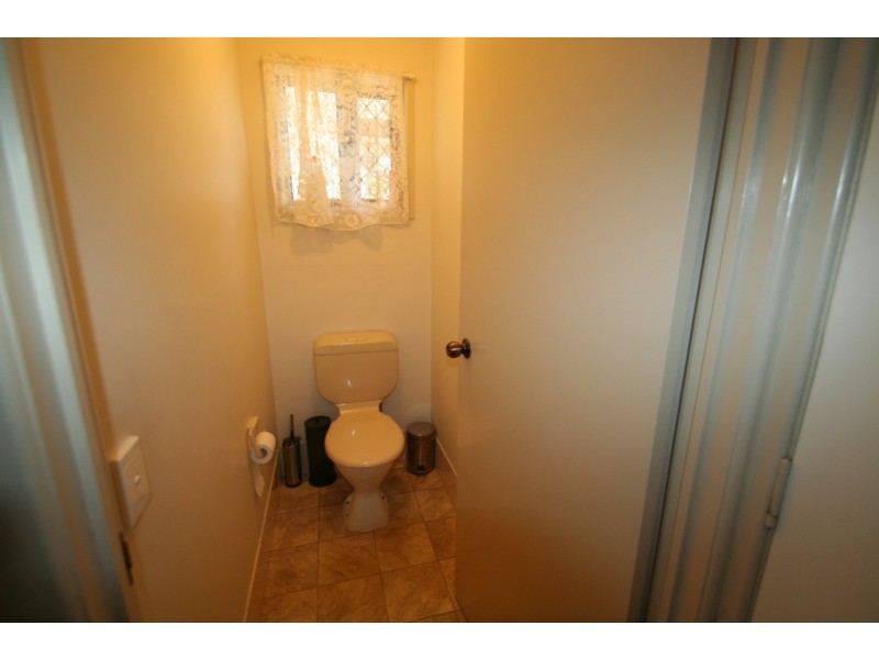 90 BAKER STREET, Emerald QLD 4720