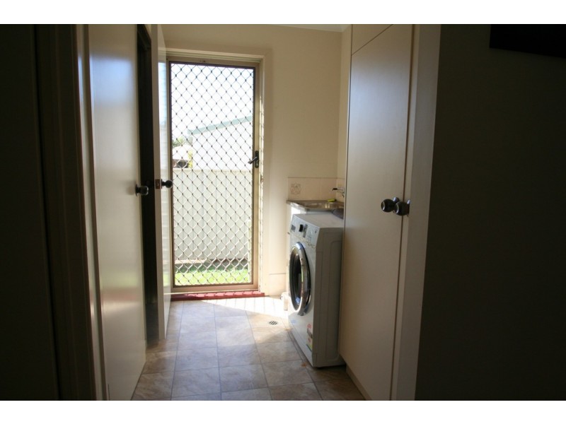 90 BAKER STREET, Emerald QLD 4720