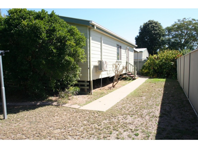 90 BAKER STREET, Emerald QLD 4720