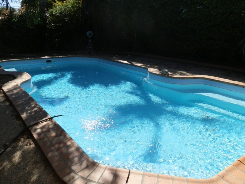 6 Edmonston Drive, Emerald QLD 4720