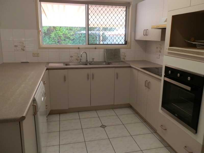 6 Edmonston Drive, Emerald QLD 4720