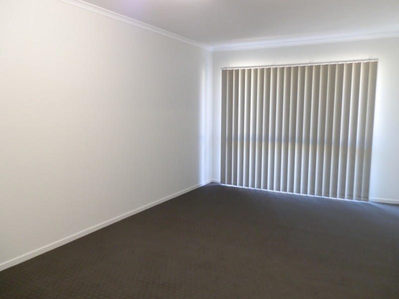 6 Edmonston Drive, Emerald QLD 4720