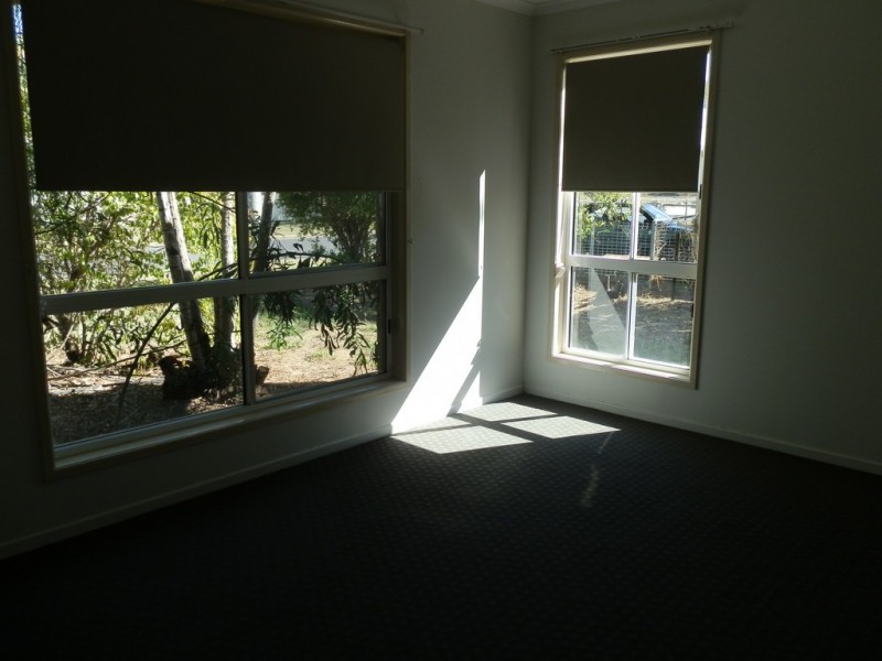 6 Edmonston Drive, Emerald QLD 4720