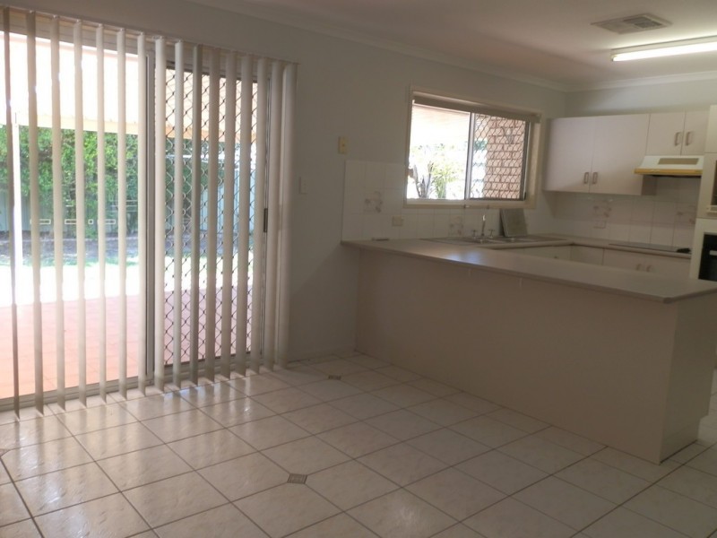 6 Edmonston Drive, Emerald QLD 4720