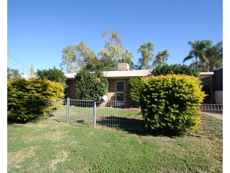 8 Wilby Place, Emerald QLD 4720