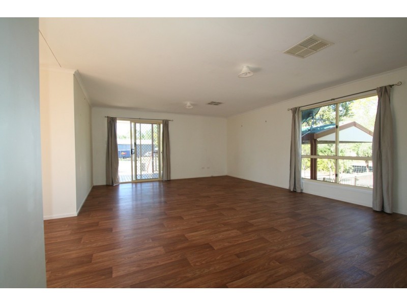 15 Gray Street, Emerald QLD 4720