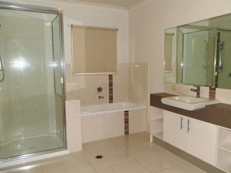 26B Brokenwood Street, Emerald QLD 4720