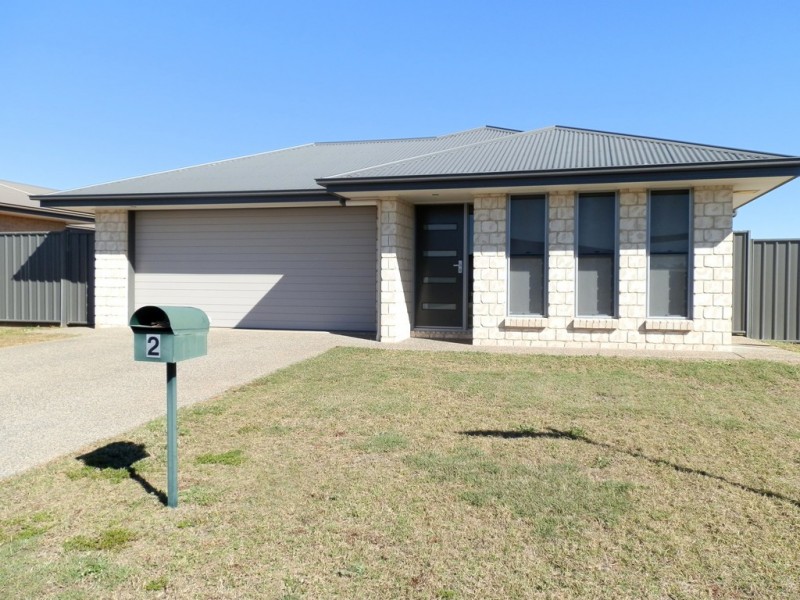 2 Singleton Court, Emerald QLD 4720
