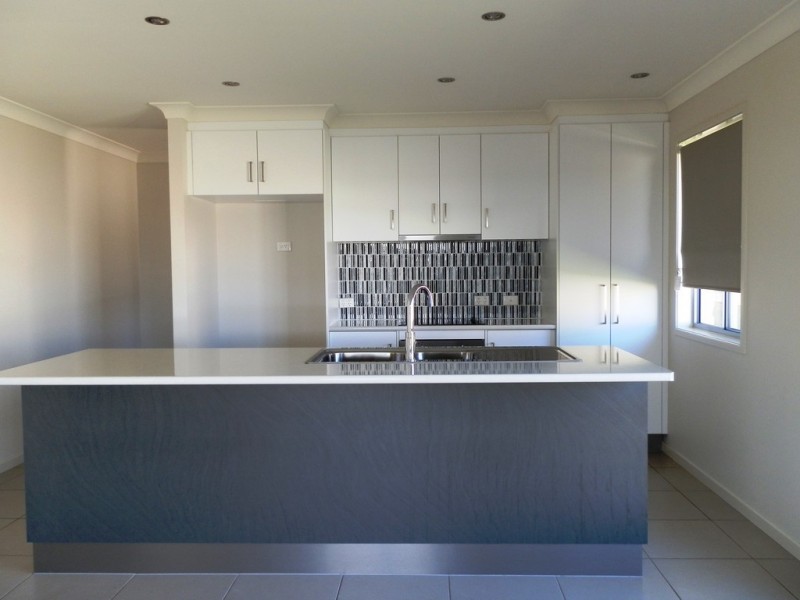 2 Singleton Court, Emerald QLD 4720