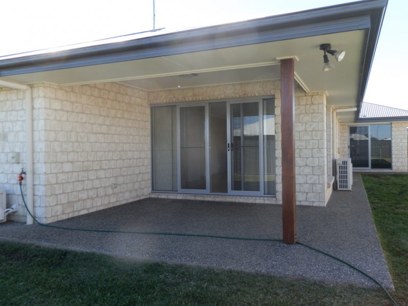 2 Singleton Court, Emerald QLD 4720