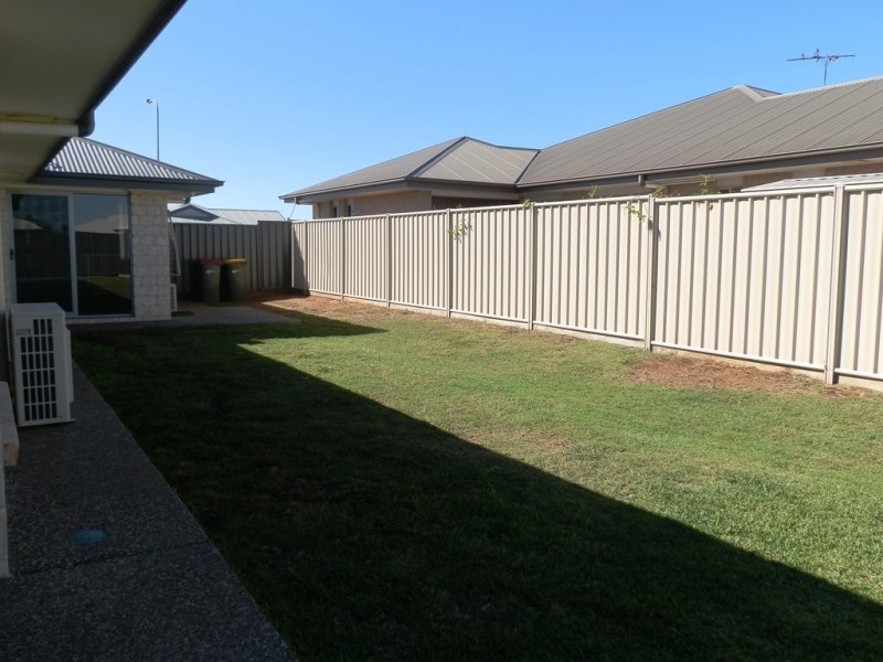 2 Singleton Court, Emerald QLD 4720