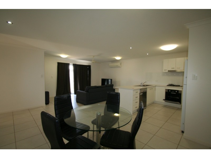 1/11 Eagle Street, Emerald QLD 4720