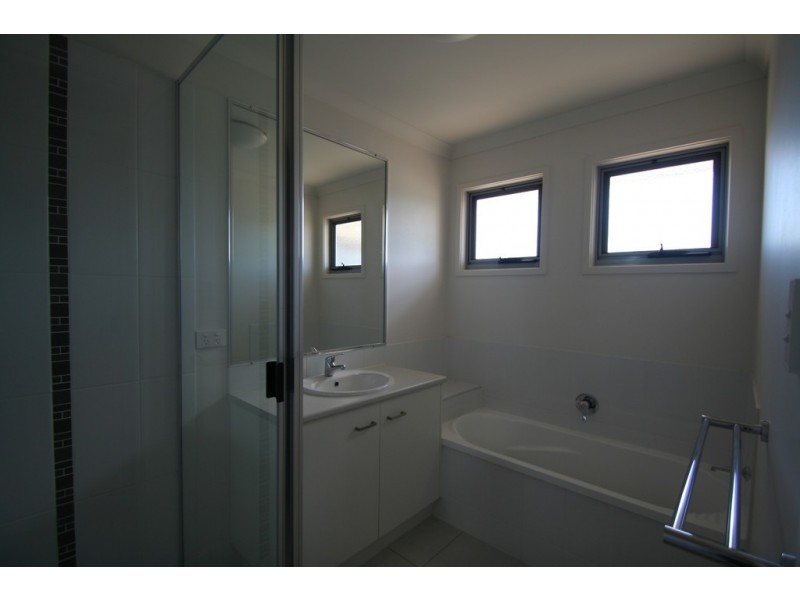 1/11 Eagle Street, Emerald QLD 4720