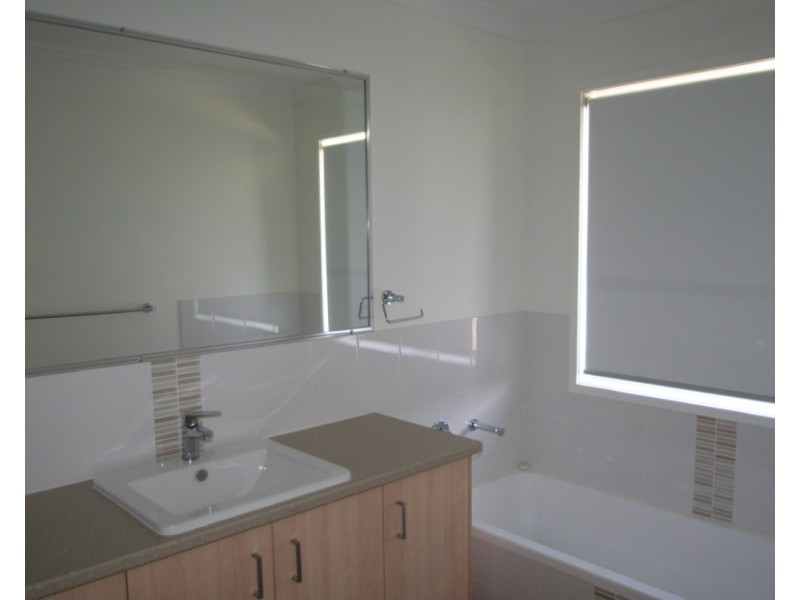 14 Whitney Street, Emerald QLD 4720