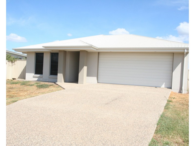 14 Whitney Street, Emerald QLD 4720