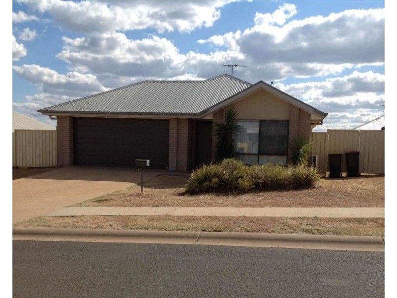 4 SUNCREST STREET, Emerald QLD 4720