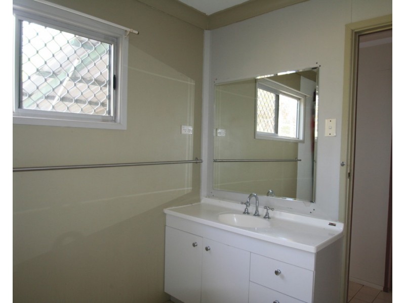 20 Diamond Avenue, Emerald QLD 4720